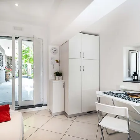 Appartement Stazzo Sleeps 2 Pool Air Con Wifi *